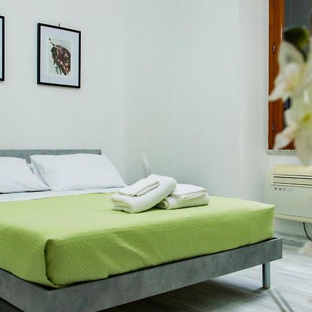 Casa Angelina - Appartamento Zona Sangiovanni ローマ エクステリア 写真