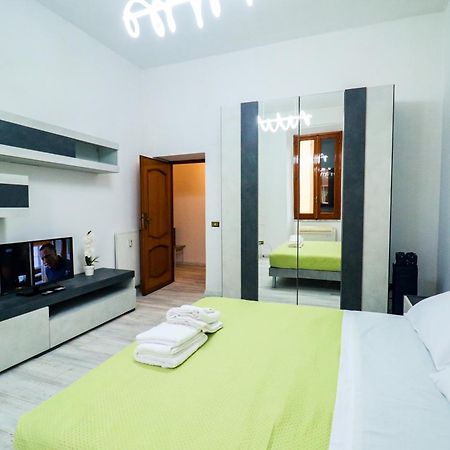 Casa Angelina - Appartamento Zona Sangiovanni ローマ エクステリア 写真