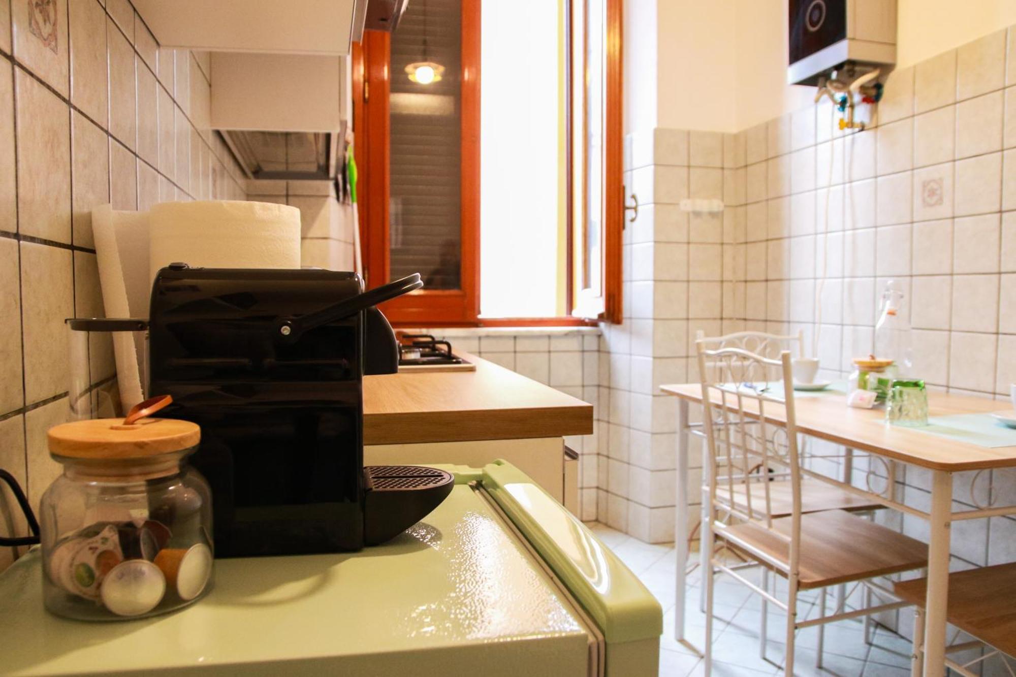 Casa Angelina - Appartamento Zona Sangiovanni ローマ エクステリア 写真